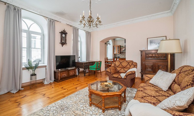 Old Town Apartment | Heritage 1 Bedr Apartment by the Gates of Dawn