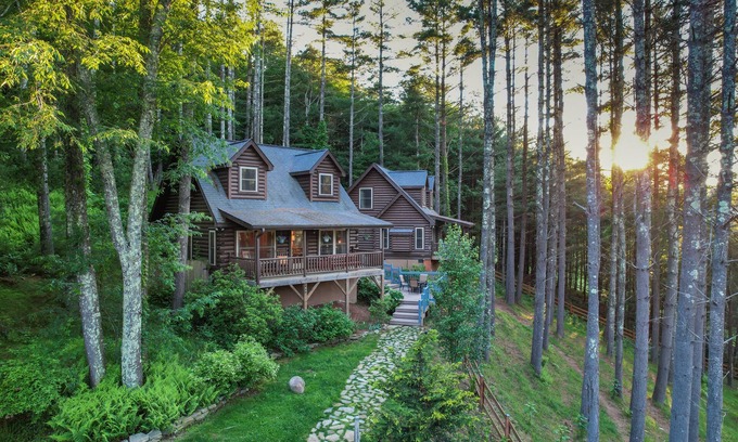 Valle Crucis Cabin | Heritage Hill Cabins