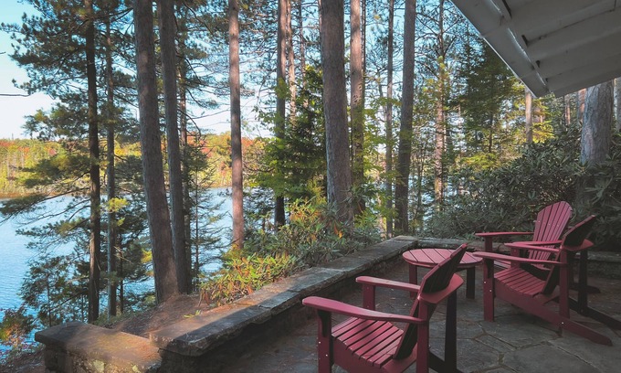 Meacham Cabin | Hermits Hut Cabin with Lake View