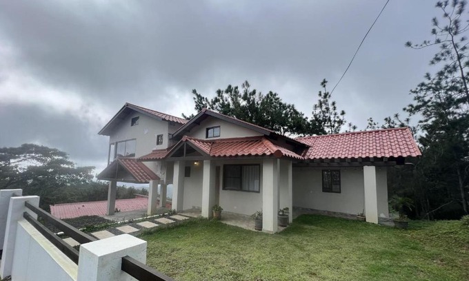 Cerro Azul Ski Chalet | Hermoso Casa en Altos Cerro Azul