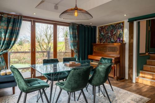 Callington House | Heron's Perch- A pond-side retreat with cinema room
