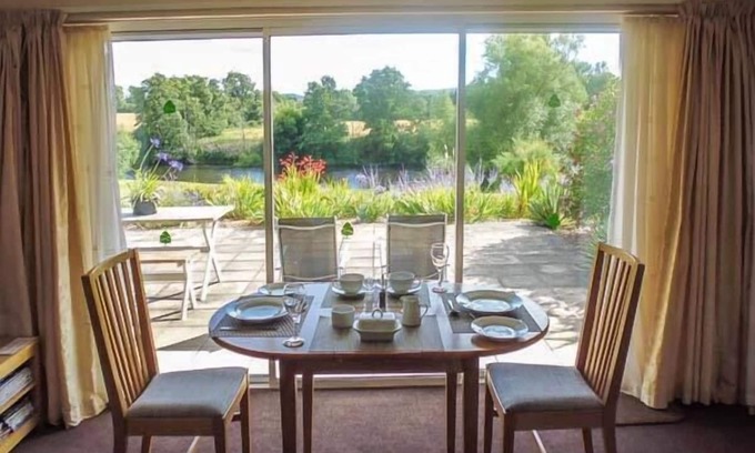 Byford Apartment | HERONS, with a garden in Byford