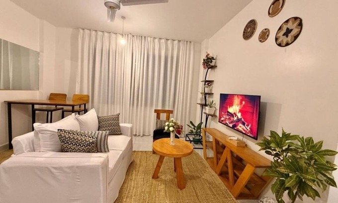 Mombasa Apartment | HERQIRO RESIDENCE Mombasa : One-Bedroom Standard Beach Road Apartment