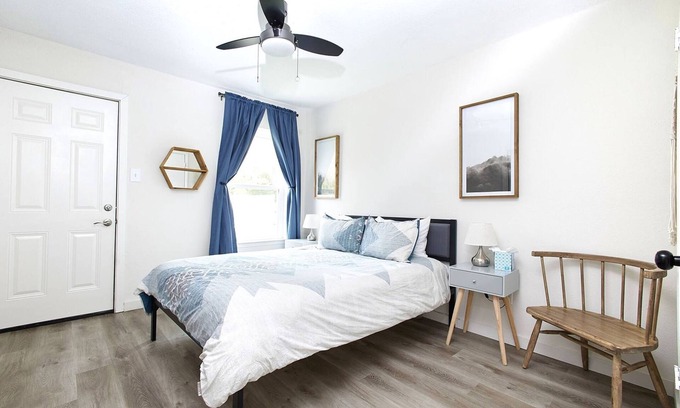 McNeil Hotel | Hestia: Modern Duplex near Apple & The Domain
