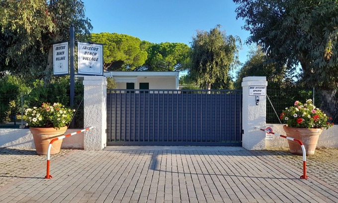 Follonica Apartment | Hibiscus Beach Village - Apartments just a few meters from the beach.