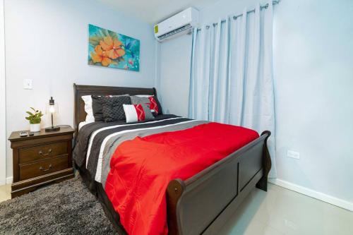 Buckleys Village Apartment | Hibiscus Cottage (Mercy's Place)