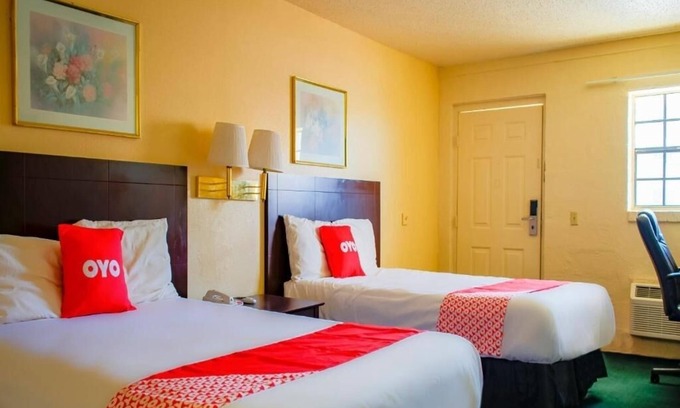 Duncan Hotel | Hidden Gem With Parking Close To Restaurants And Outdoor Walks