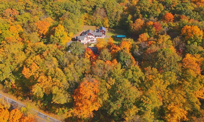 Danbury Villa | Hidden Hillside Villa One Hour from NYC