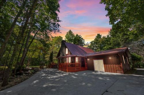 Rocky Grove House | Hidden Hollow Cabin in the Smoky Mountains