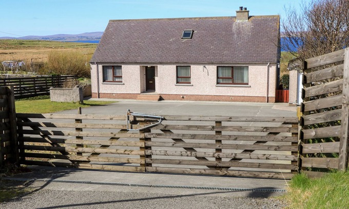 Isle of Lewis House | HIDDEN HOUSE HEBRIDES, pet friendly, with open fire in Stornoway