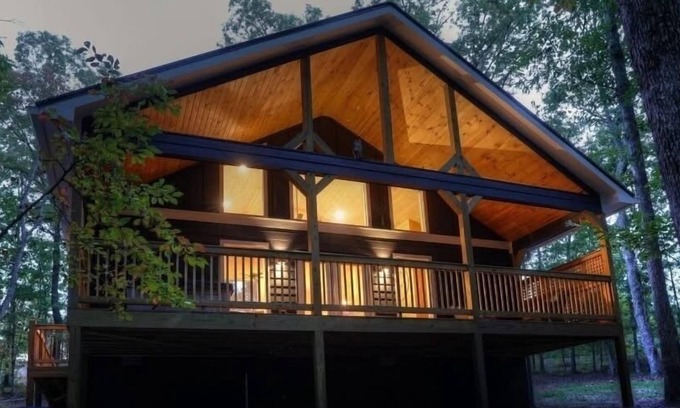 Cleveland Cabin | Hidden Jewel - 3rd Night Free! See Details Below.