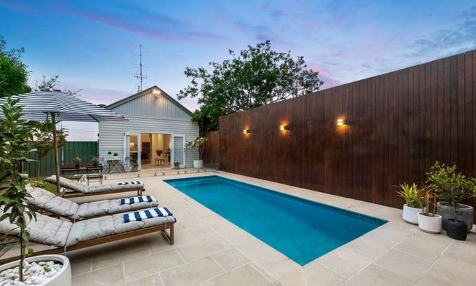 Cessnock Cottage | Hidden Oasis in The Hunter Valley with heated pooln'The Cutest Cottage'