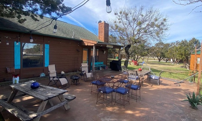 Palo Pinto County Cabin | Hide Away Cabin minutes from Hell's Gate
