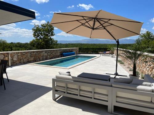 Prolozac Villa | Hideaway Stonehouse pool for 2 Dalmatia Imotski