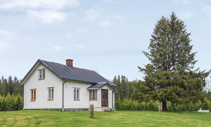 Sjotofta House | High and secluded cottage in Sjötofta.
