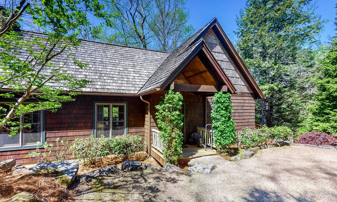 Highlands House | High Pond Cottage - within Osseroga Lake Community
