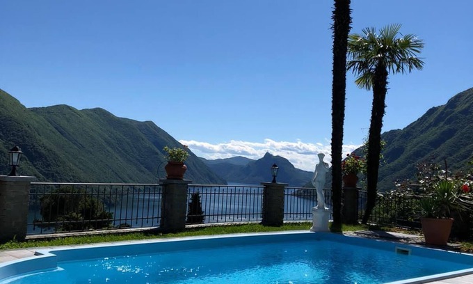 San Mamete Villa | High-quality furnishings, terrace, great view of Lake Lugano, pool, WLAN, TV