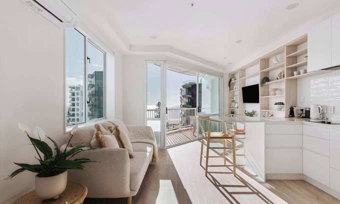 Mount Maunganui Apartment | High Rise Luxury Studio, Views & Pool