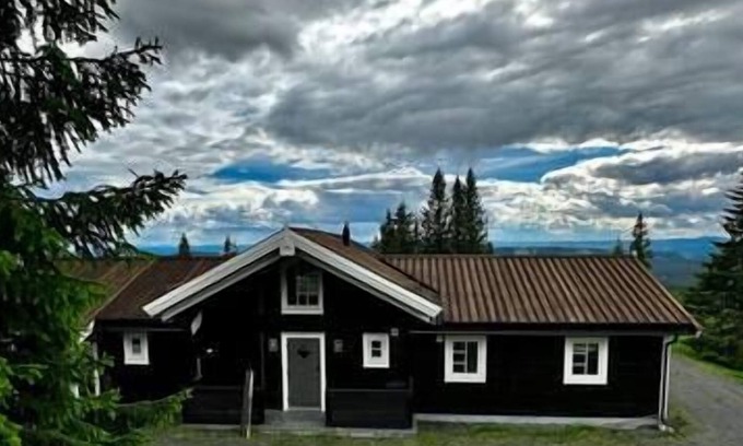 Sjusjoen House | High-standard cabin with jacuzzi and sauna