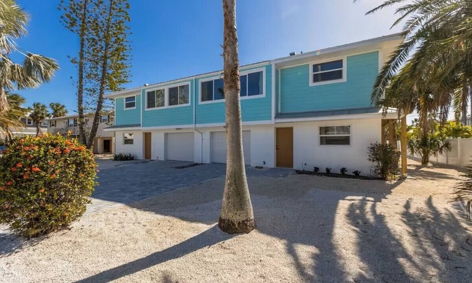 Holmes Beach House | High Tide Beach House on AMI