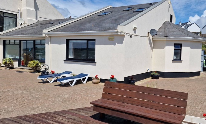 Duncannon Cottage | HIGH TIDE, pet friendly, with a garden in Duncannon, County Wexford