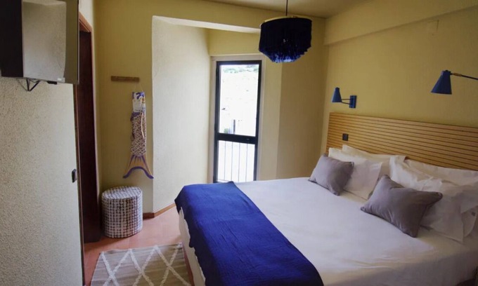 Praia das Macas House | High Tides and Good Vibes! 2 Relaxing Accommodations, Pet-friendly, Beachfront!