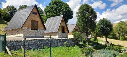 Savnik Ski Chalet | Highland Cabins Krnja Jela