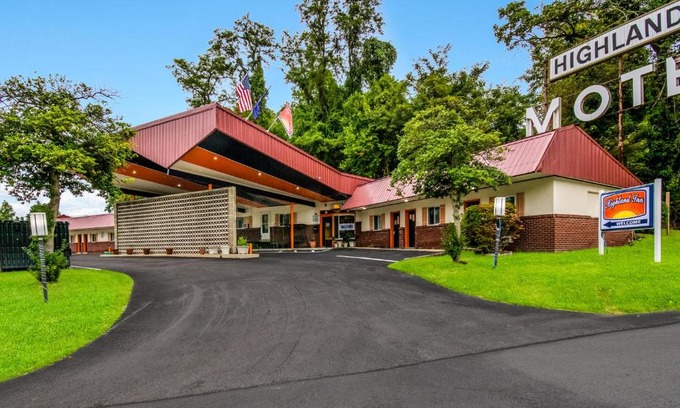 New Cumberland Hotel | Highland Inn New Cumberland