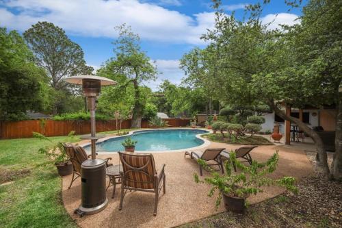 Highland Village House | Highland Village - 4BR w Backyard Pool Oasis