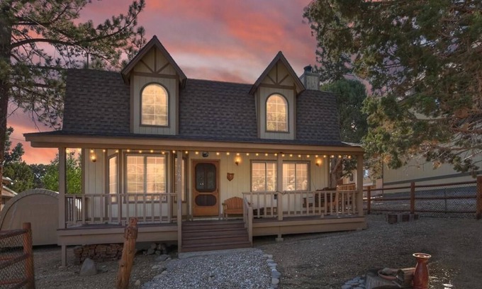 Woodlands Cabin | Hikers Haven - Close to Hiking, Fireplace, Horseshoes, Deck, BBQ