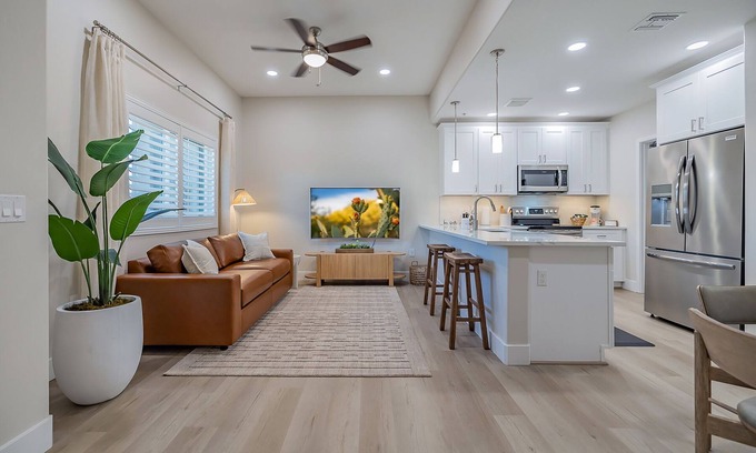 Tucson Condo | Hiking Trails/Pool and More: New Modern Condo, Walk to Restaurants & Shops
