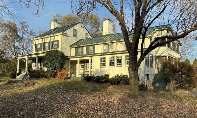 Blue Ridge Other | Hillandale Farmhouse circa 1774 - 6 bedrooms, sleeps 14, newly renovated