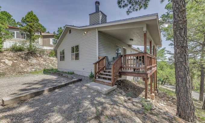 Ruidoso House | Hillside Haven with Deck Less Than 2 Miles to Dwtn Ruidoso!