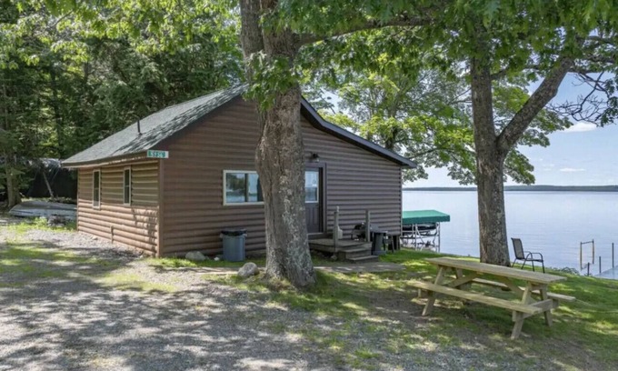 Phelps Cabin | Hillside Resort Cabin #8