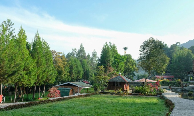 Lembang Villa | Hilltop Camp Lembang by TwoSpaces