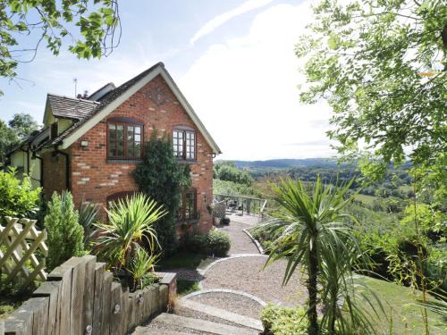Knightwick House | Hillview Cottage