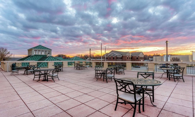 Colonial Heights Hotel | Hilton Garden Inn Richmond South/Southpark