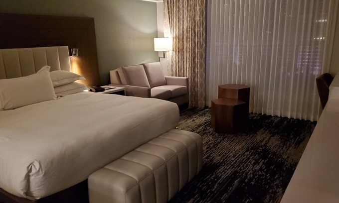 Las Vegas Hotel | Hilton Grand Vacations Flamingo, Upscale Studio