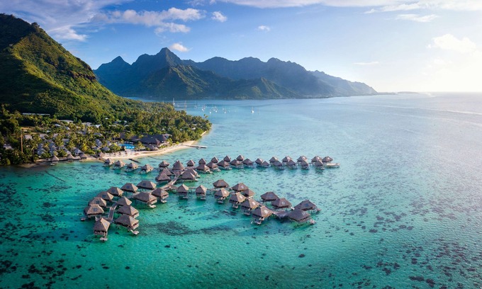 Pihaena Hotel | Hilton Moorea Lagoon Resort and Spa