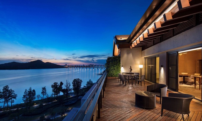 Hongshan Hotel | Hilton Wuhan Optics Valley