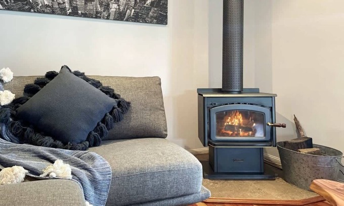 Ninderry House | Hinterland Tranquil Escape with Beautiful Views