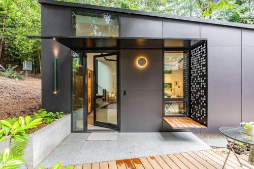 West Bellevue Apartment | Hip Studio Central Bellevue