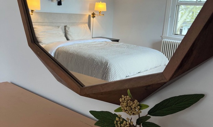 Bethlehem Apartment | Historic 2-bedroom apartment with WiFi, AC in fabulous Bethlehem
