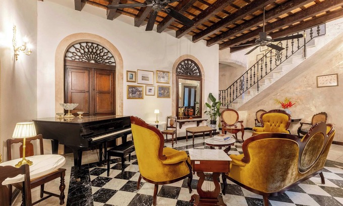 San Francisco Bed & Breakfast | Historic 4 Story Mansion w. Pool in Old San Juan