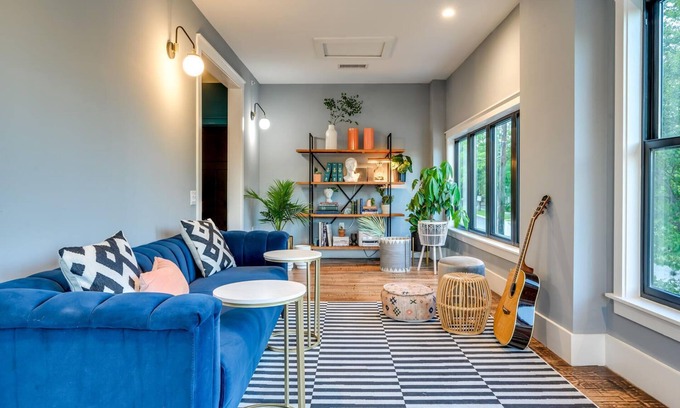 West End Apartment | Historic Austin B&b: 4 Unique Suites, Sleeps 15!