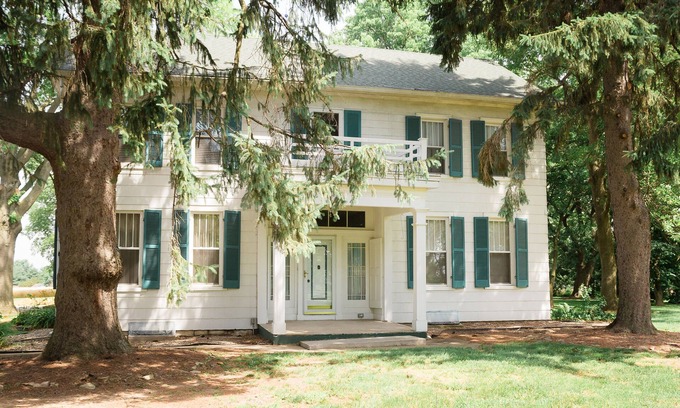 Waterloo House | Historic B&B in a beautiful setting!