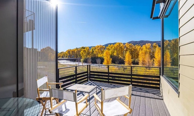 Basalt Apartment | Historic Basalt New TH on River!