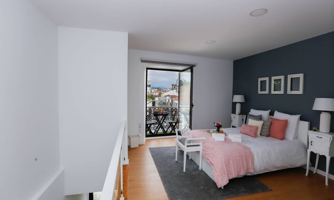 Ponta Delgada Apartment | Historic center of Ponta Delgada - Balcony and Free Wifi