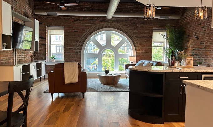 Playhouse Square Apartment | Historic Charm - 2-bedroom spacious walk up loft in the heart of Cleveland