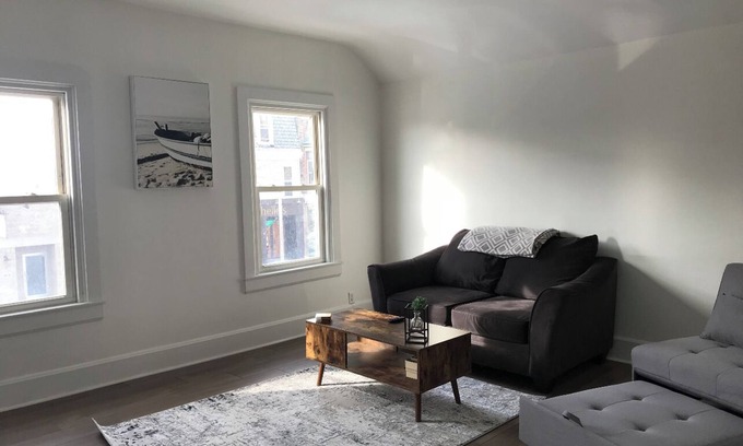 Two Rivers Apartment | Historic downtown upper loft. 6 blocks to the beach 🌊
